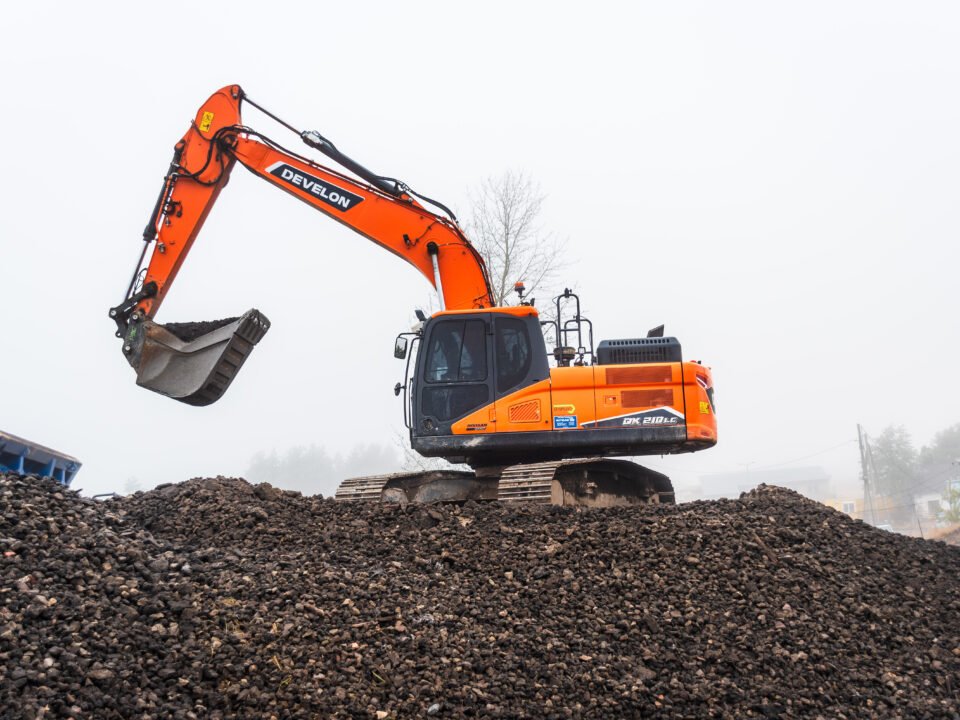 DEVELON DX210-7_karjeras24_nuoma2