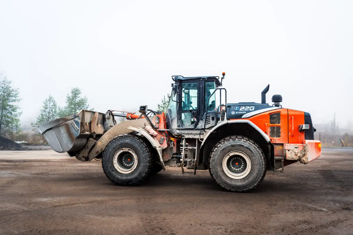 Frontalinis krautuvas HITACHI ZW220-7_karjeras24