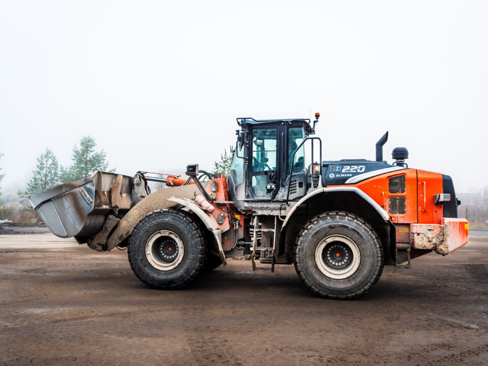 Frontalinis krautuvas HITACHI ZW220-7_karjeras24