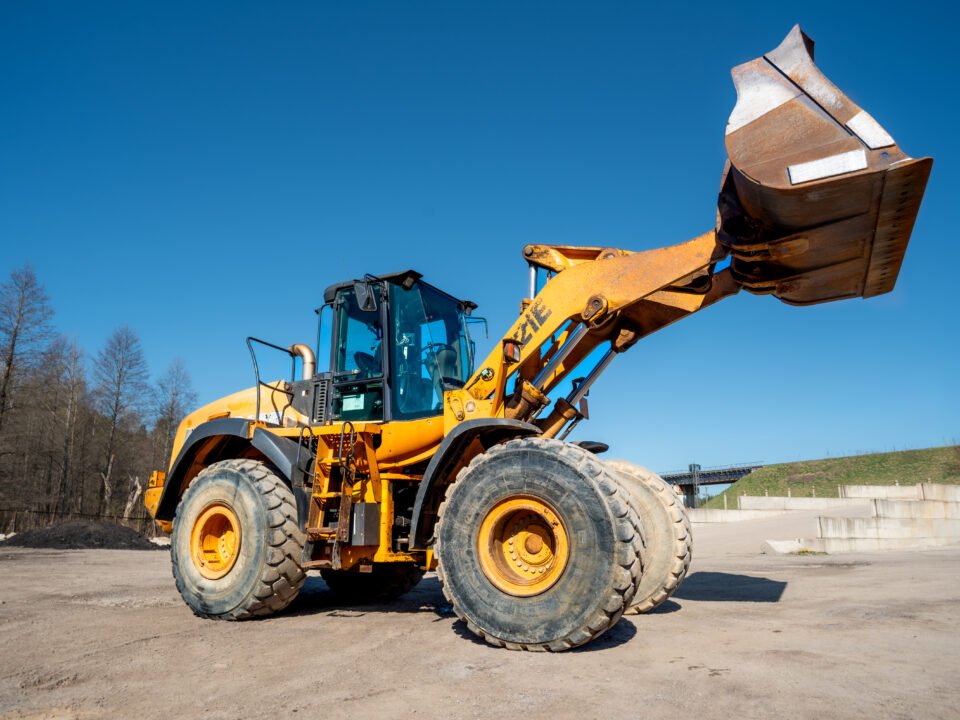 CASE 921E frontalinio krautuvo nuoma Vilniuje ir visoje Lietuvoje